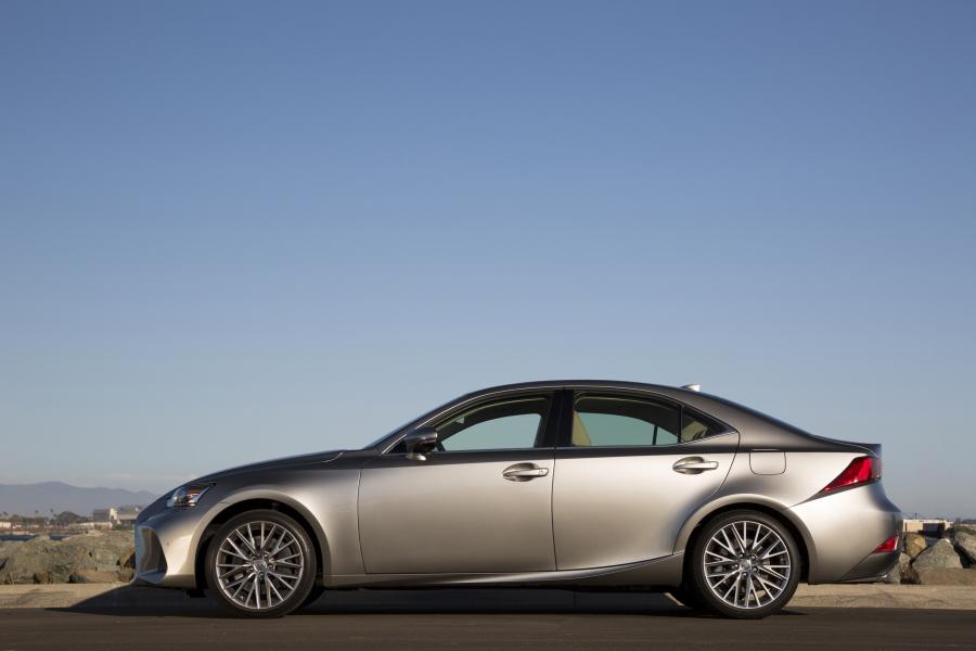  Lexus IS200t 2016 года  (NA) (фото 7 из 14)